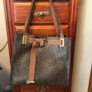 NWOT Calvin Klein Tote with cosmetic bag
